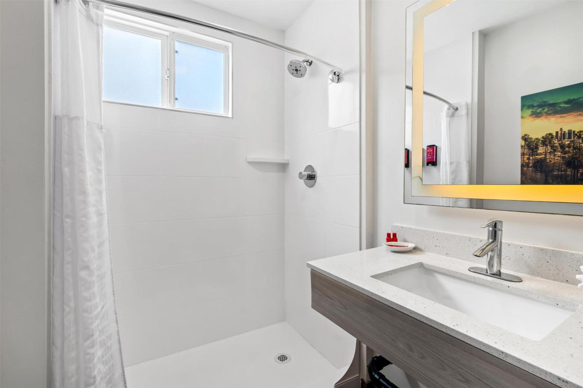 Surestay By Western Hotel 3*